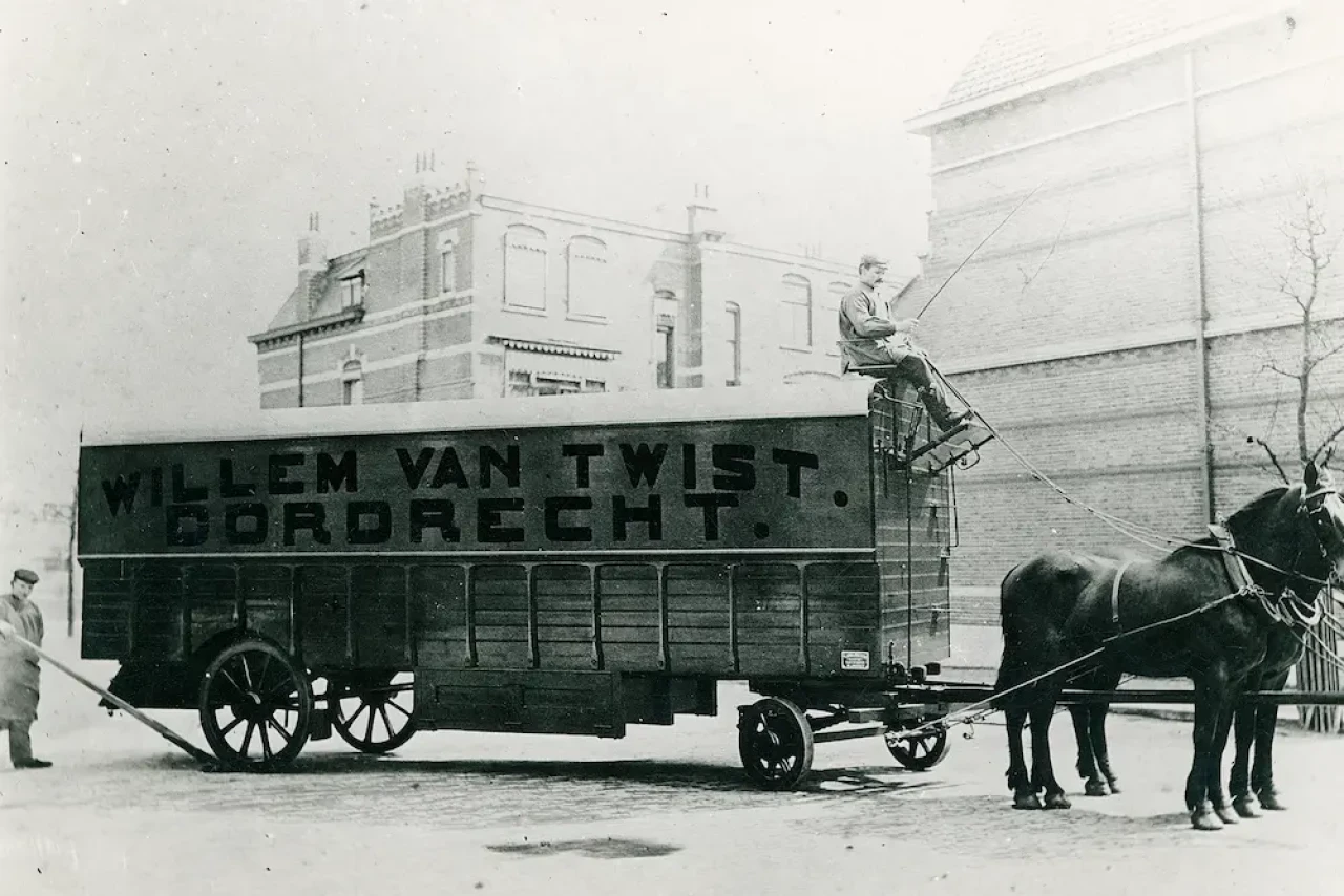 Expansion de l'entreprise de transport Koninklijke Van Twist en 1859 : l'évolution historique des services de transport