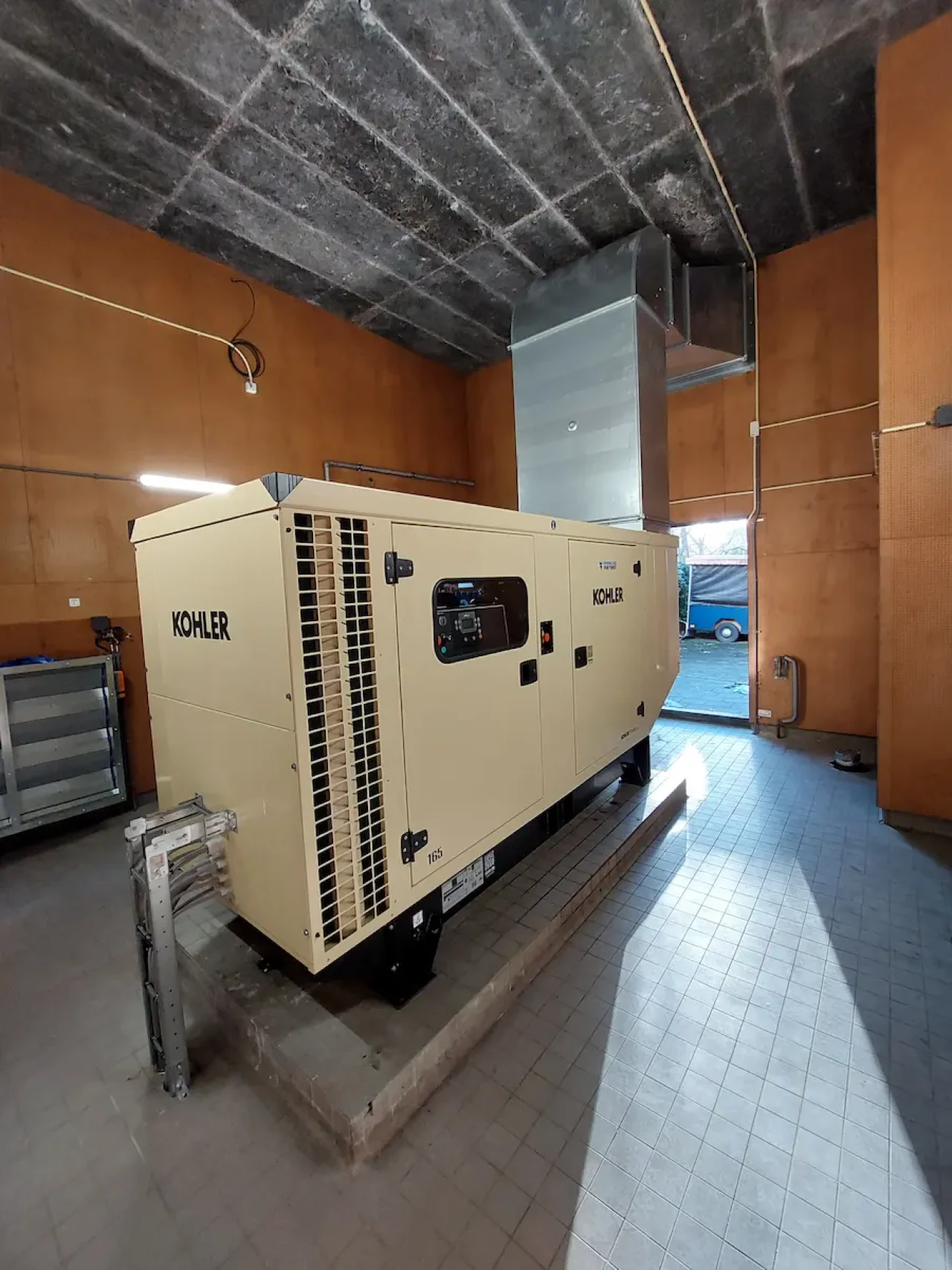 Installation d'un groupe électrogène d'alimentation de secours de 165kVA pour un établissement de soins et de santé