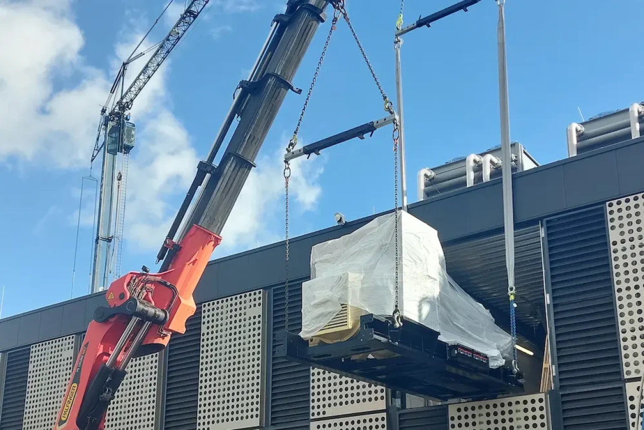 ontwerp en plaatsing van noodstroominstallatie