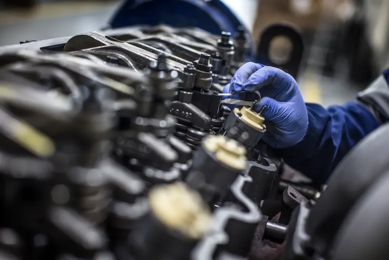 service en onderhoud aan Perkins generator